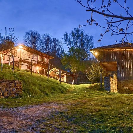 Authentic House With Stunning Mountain View - Karashka Vila Apriltsi  Exterior foto