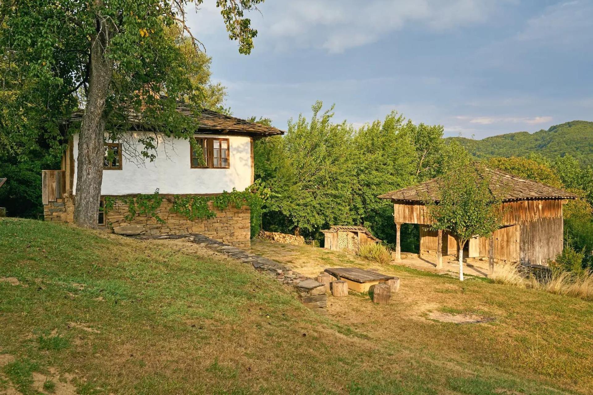 Authentic House With Stunning Mountain View - Karashka Vila Apriltsi  Exterior foto