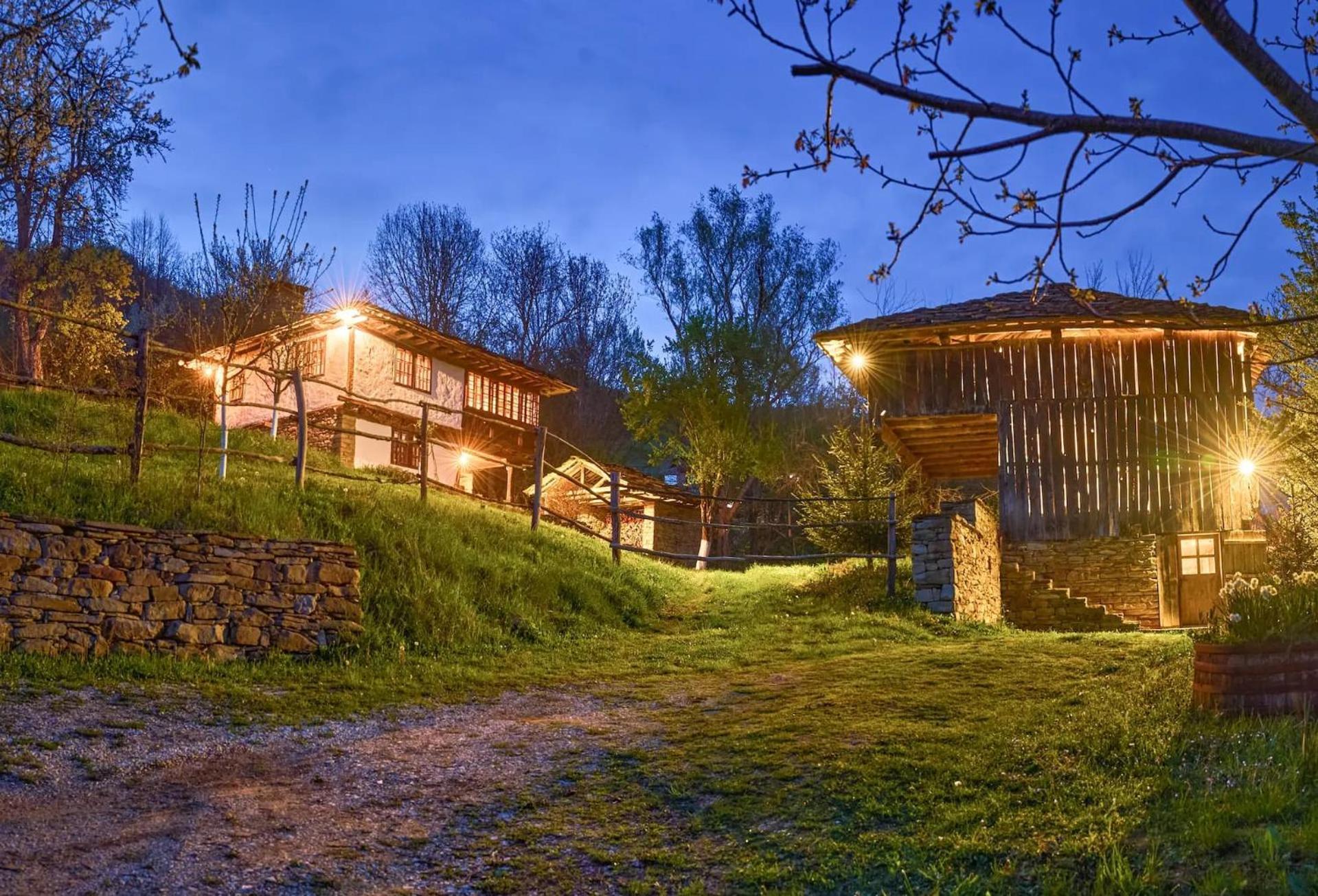 Authentic House With Stunning Mountain View - Karashka Vila Apriltsi  Exterior foto