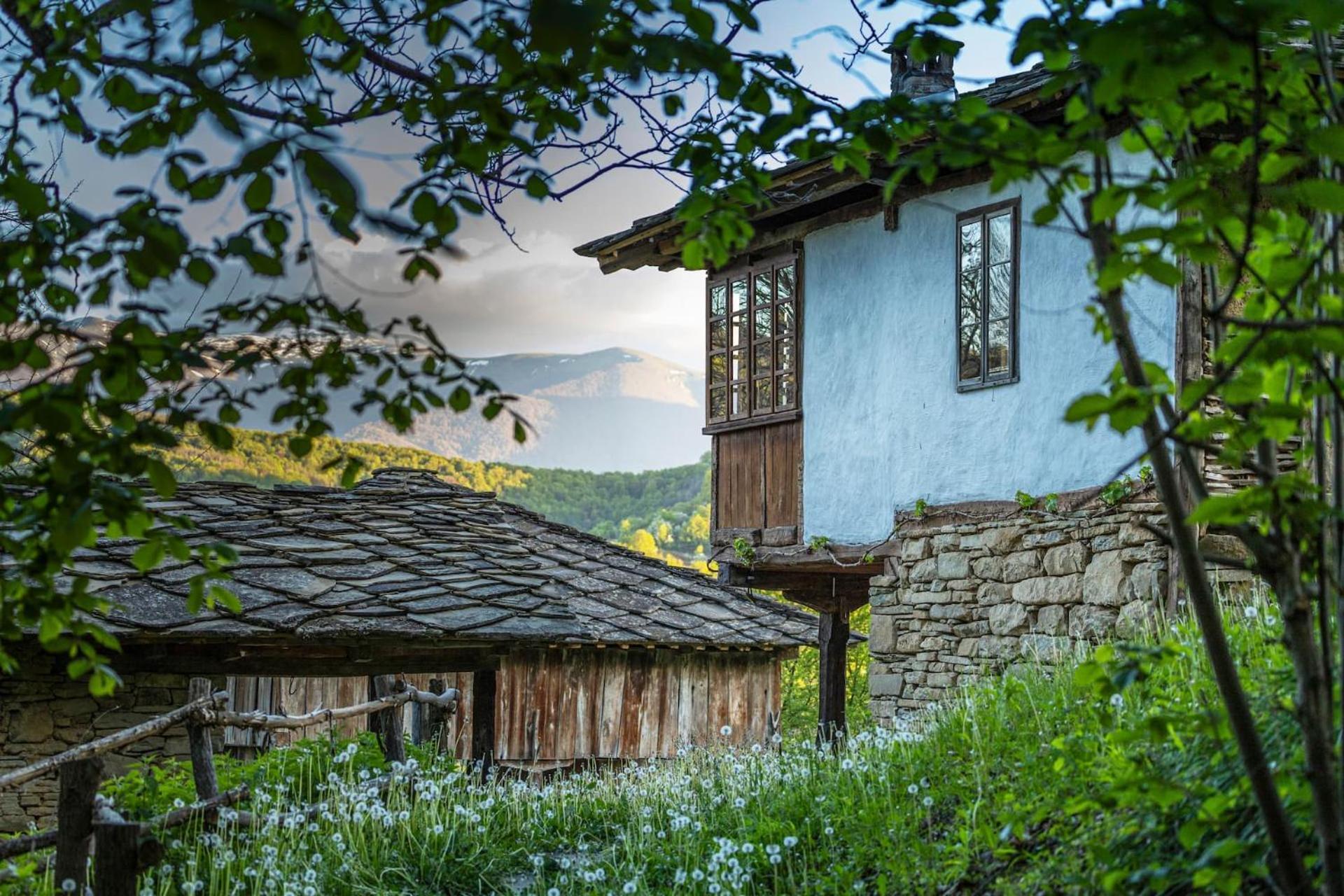 Authentic House With Stunning Mountain View - Karashka Vila Apriltsi  Exterior foto